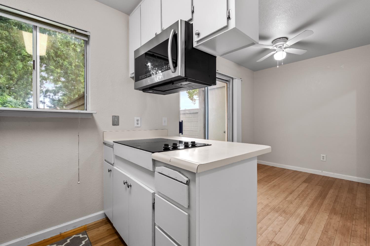 Detail Gallery Image 8 of 36 For 9145 Newhall Dr #57,  Sacramento,  CA 95826 - 2 Beds | 1/1 Baths