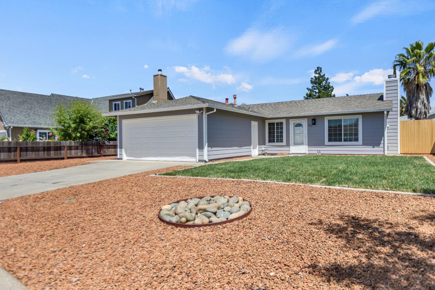 Detail Gallery Image 2 of 35 For 63 Milpitas Cir, Sacramento,  CA 95823 - 3 Beds | 1 Baths