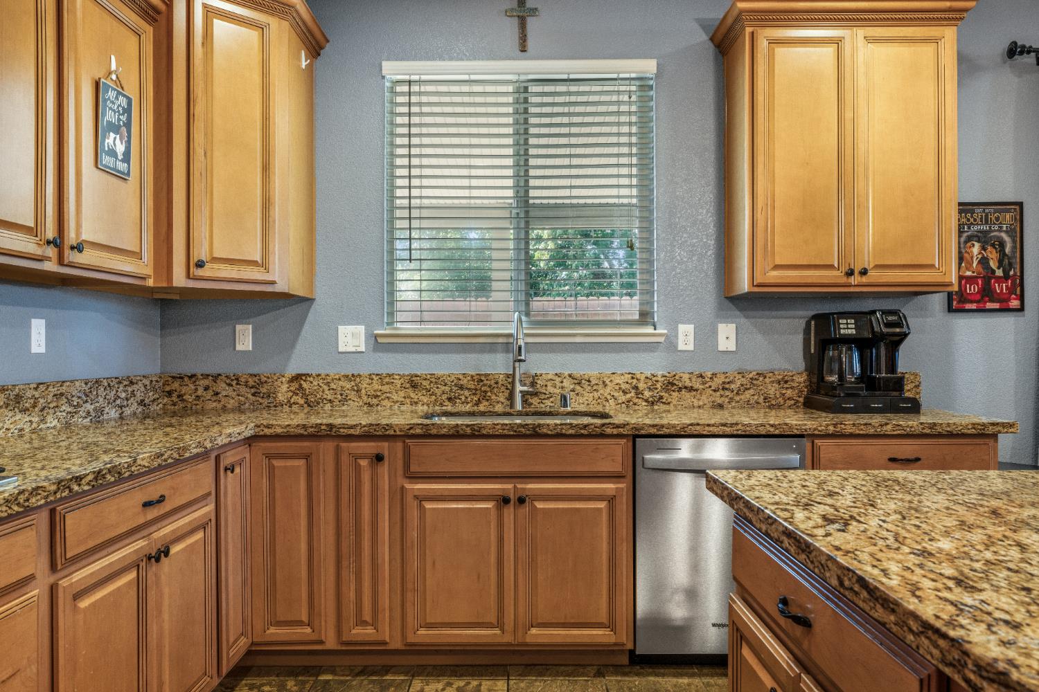 Detail Gallery Image 19 of 41 For 680 Sawtooth Ct, Manteca,  CA 95337 - 4 Beds | 3/1 Baths