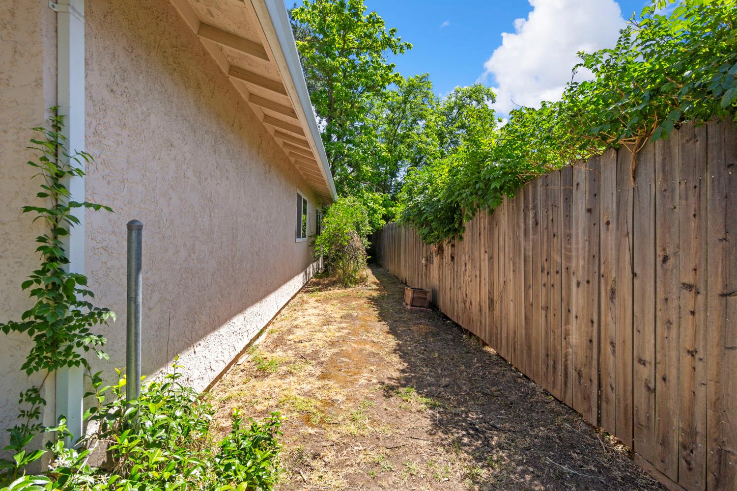 Detail Gallery Image 32 of 34 For 3170 Callecita St, Sacramento,  CA 95815 - 3 Beds | 2 Baths