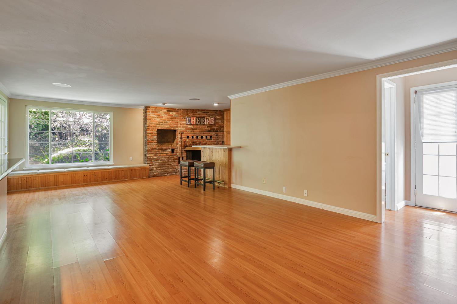 Detail Gallery Image 7 of 42 For 3005 La via Way, Sacramento,  CA 95825 - 4 Beds | 2 Baths