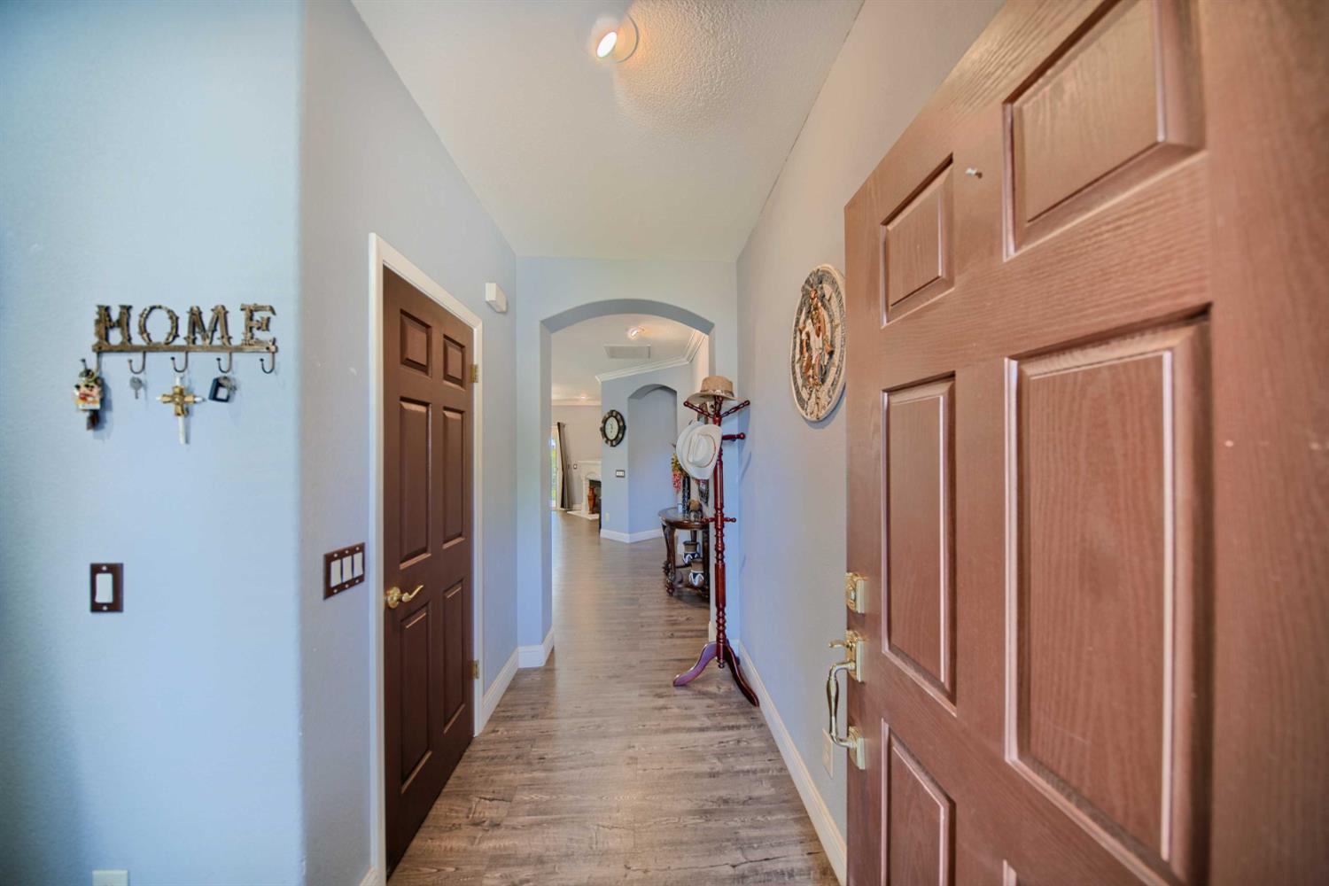 Detail Gallery Image 4 of 98 For 2994 La Vina Cir, Los Banos,  CA 93635 - 3 Beds | 2 Baths