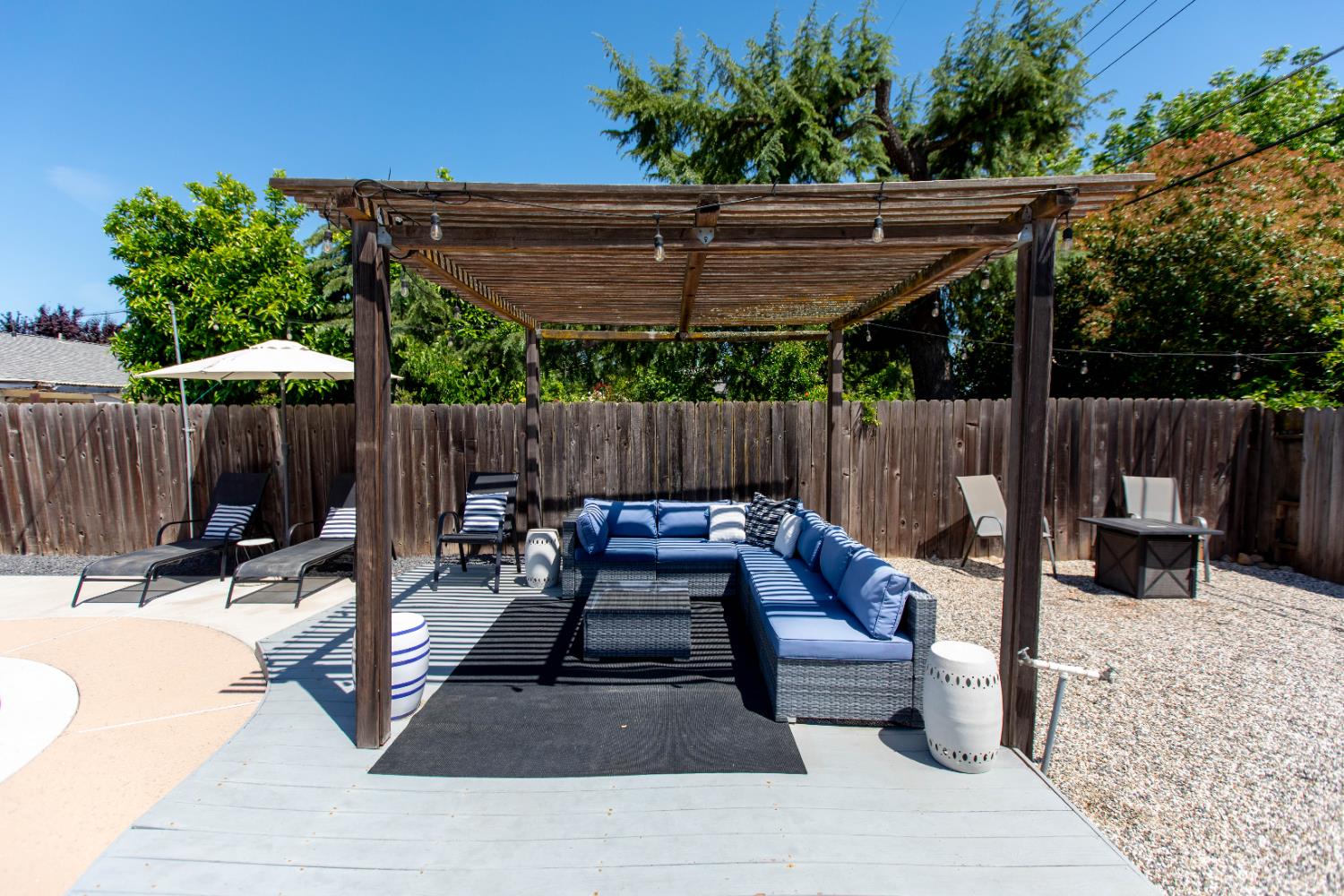 Detail Gallery Image 35 of 44 For 8940 Leatham Ave, Fair Oaks,  CA 95628 - 4 Beds | 2 Baths