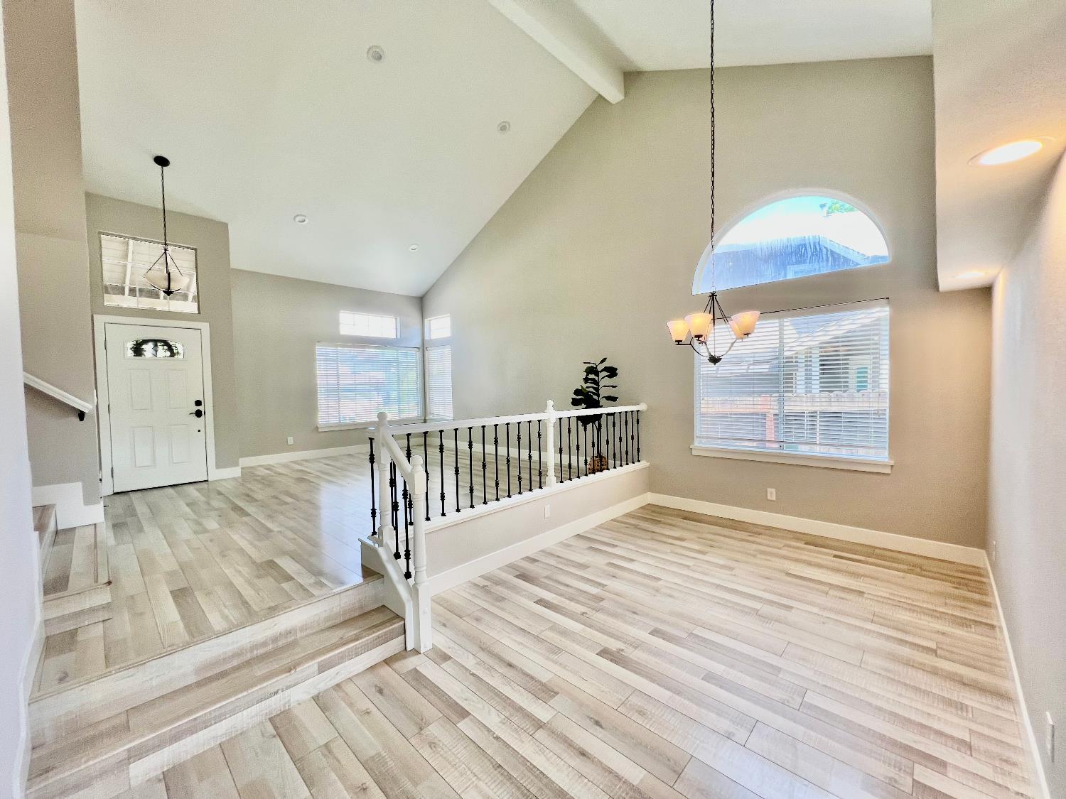 Detail Gallery Image 9 of 48 For 3842 Hunters Glen Pl, Antelope,  CA 95843 - 4 Beds | 3 Baths