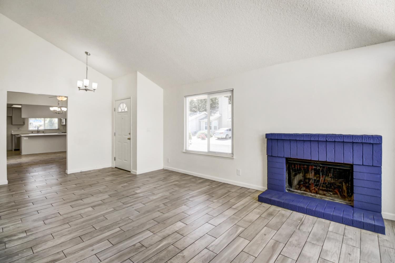 Detail Gallery Image 8 of 48 For 2301 Walnut Grove Way, Rancho Cordova,  CA 95670 - 3 Beds | 2 Baths