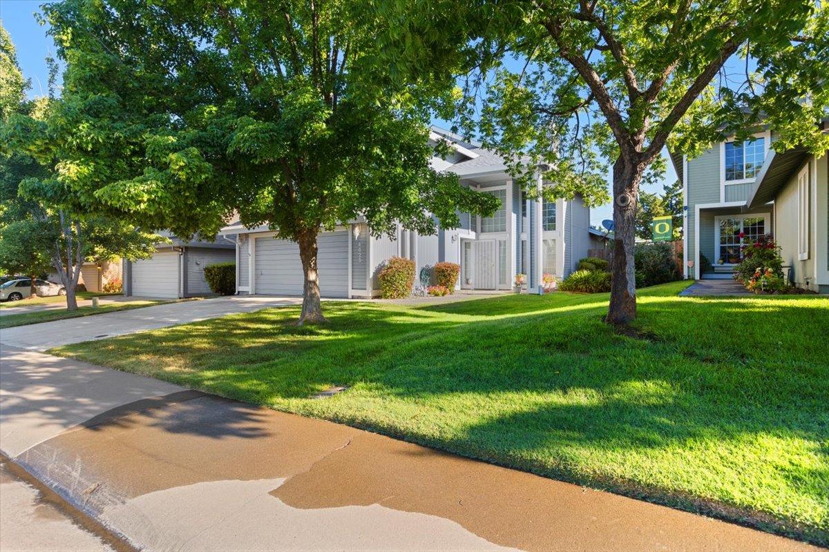 Detail Gallery Image 2 of 31 For 4625 Winter Oak Way, Antelope,  CA 95843 - 4 Beds | 2/1 Baths