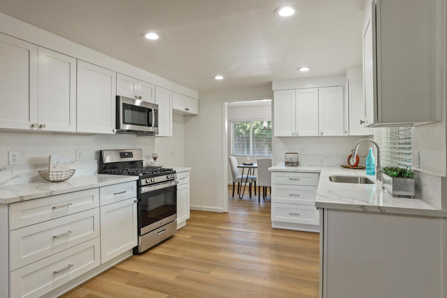 Detail Gallery Image 13 of 45 For 14616 Arapaho Way, Manteca,  CA 95336 - 3 Beds | 2 Baths