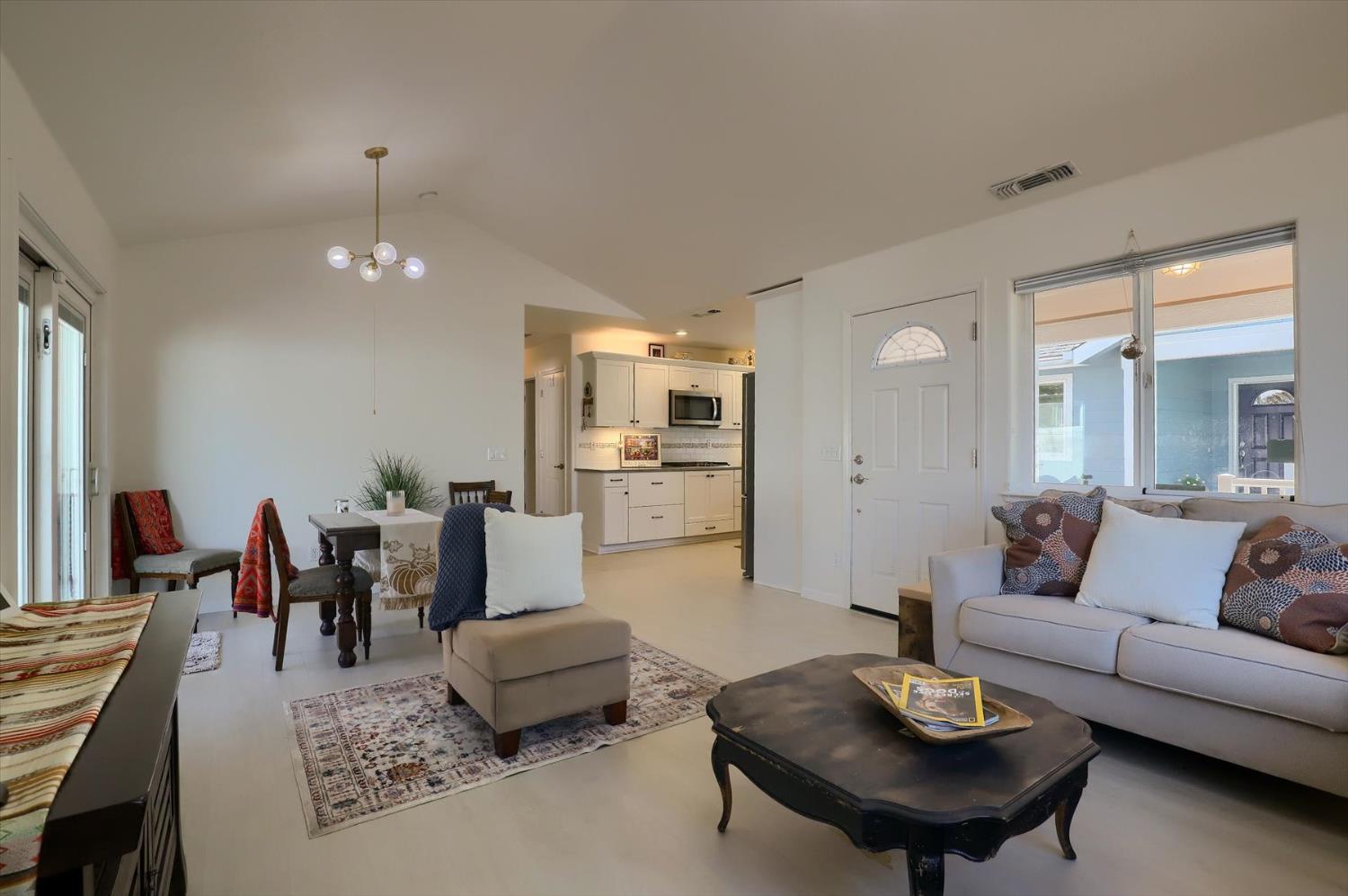 Detail Gallery Image 8 of 95 For 127 Highlands Ct, Grass Valley,  CA 95945 - 2 Beds | 2 Baths