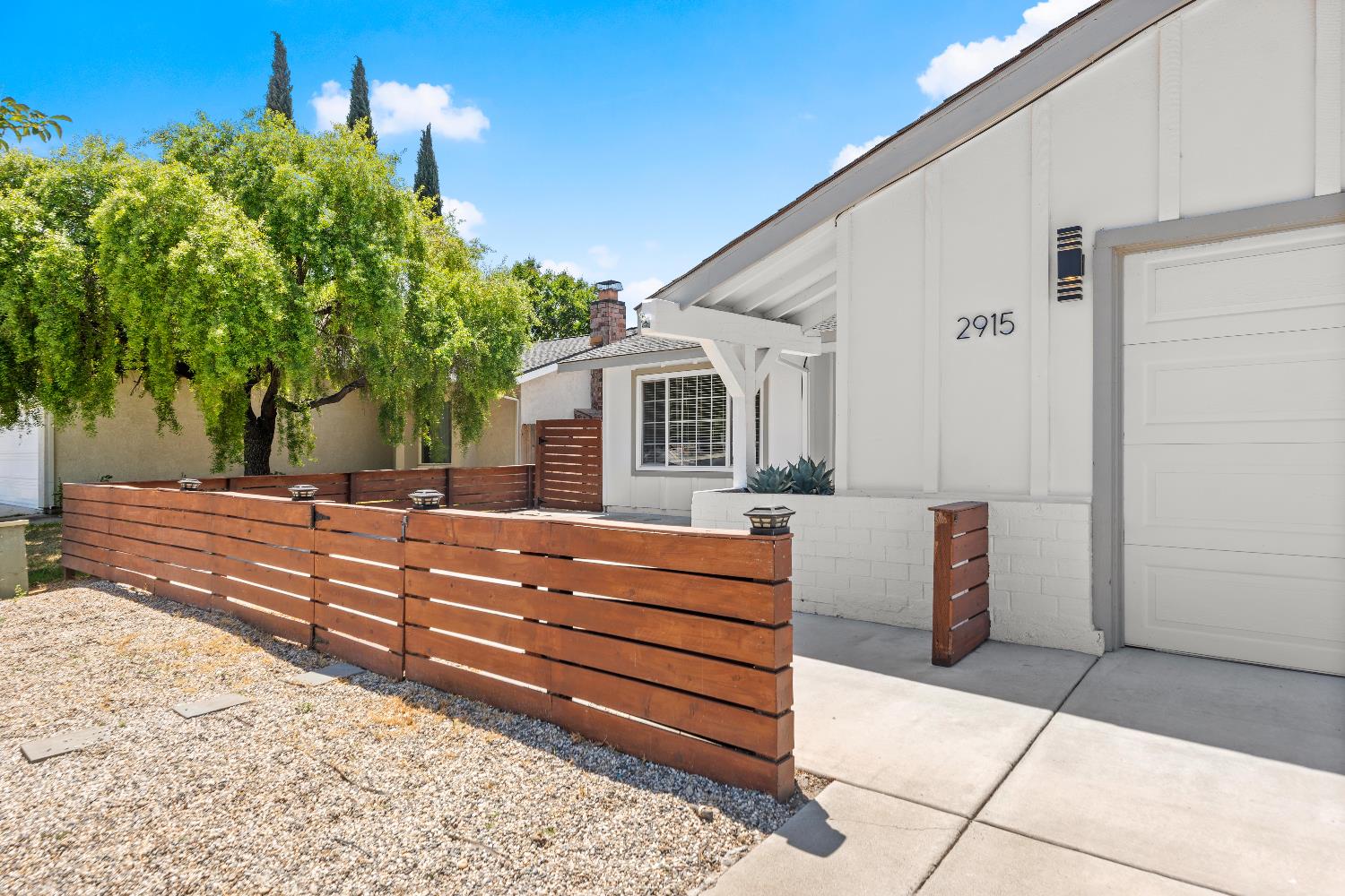 Detail Gallery Image 3 of 66 For 2915 Baronet Way, Sacramento,  CA 95833 - 4 Beds | 2 Baths