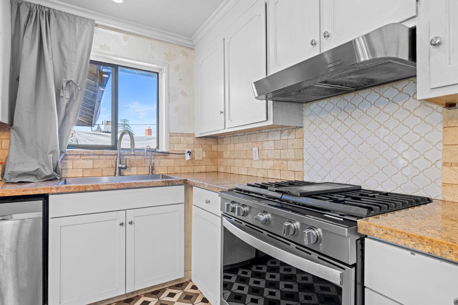 Detail Gallery Image 10 of 28 For 10529 Malaga Way, Rancho Cordova,  CA 95670 - 3 Beds | 2 Baths