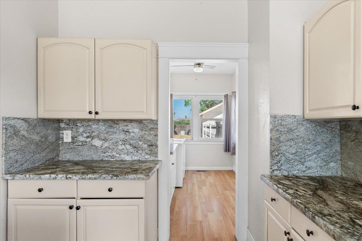 Detail Gallery Image 20 of 61 For 209 S Pasadena Ave, Waterford,  CA 95386 - 3 Beds | 1 Baths