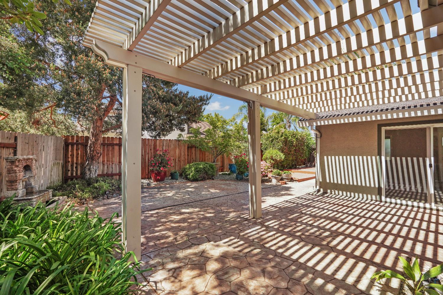 Detail Gallery Image 39 of 61 For 6001 Laguna Villa Way, Elk Grove,  CA 95758 - 3 Beds | 2 Baths