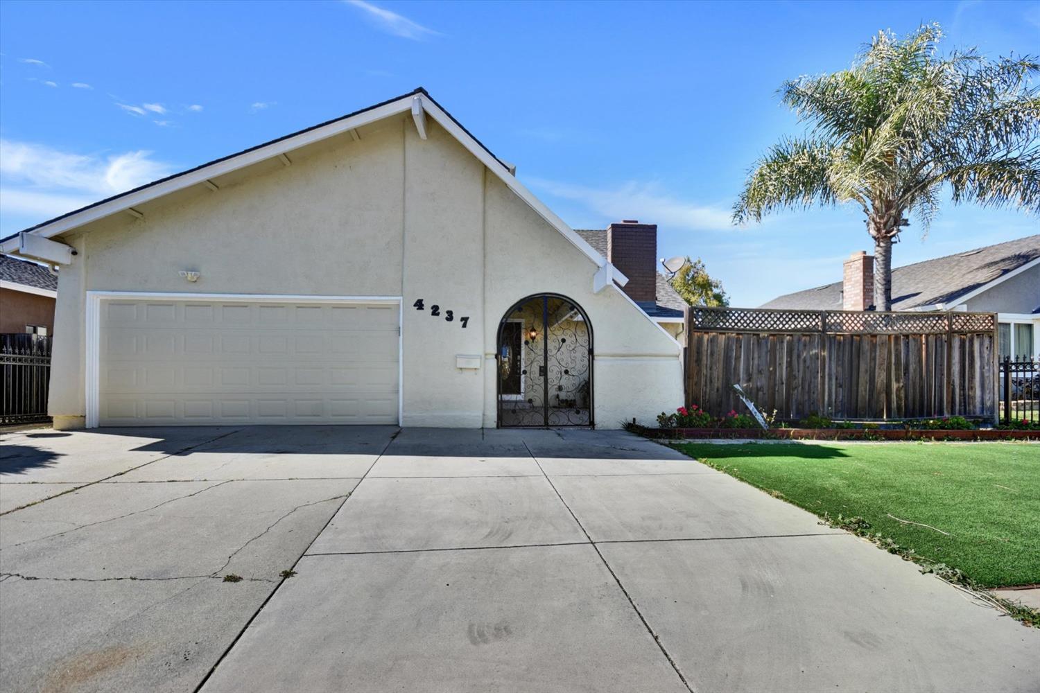 Detail Gallery Image 2 of 27 For 4237 Kingspark Dr, San Jose,  CA 95136 - 5 Beds | 3 Baths