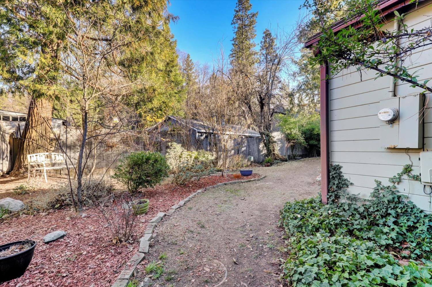 Detail Gallery Image 37 of 61 For 230 June Dr, Grass Valley,  CA 95945 - 2 Beds | 2 Baths