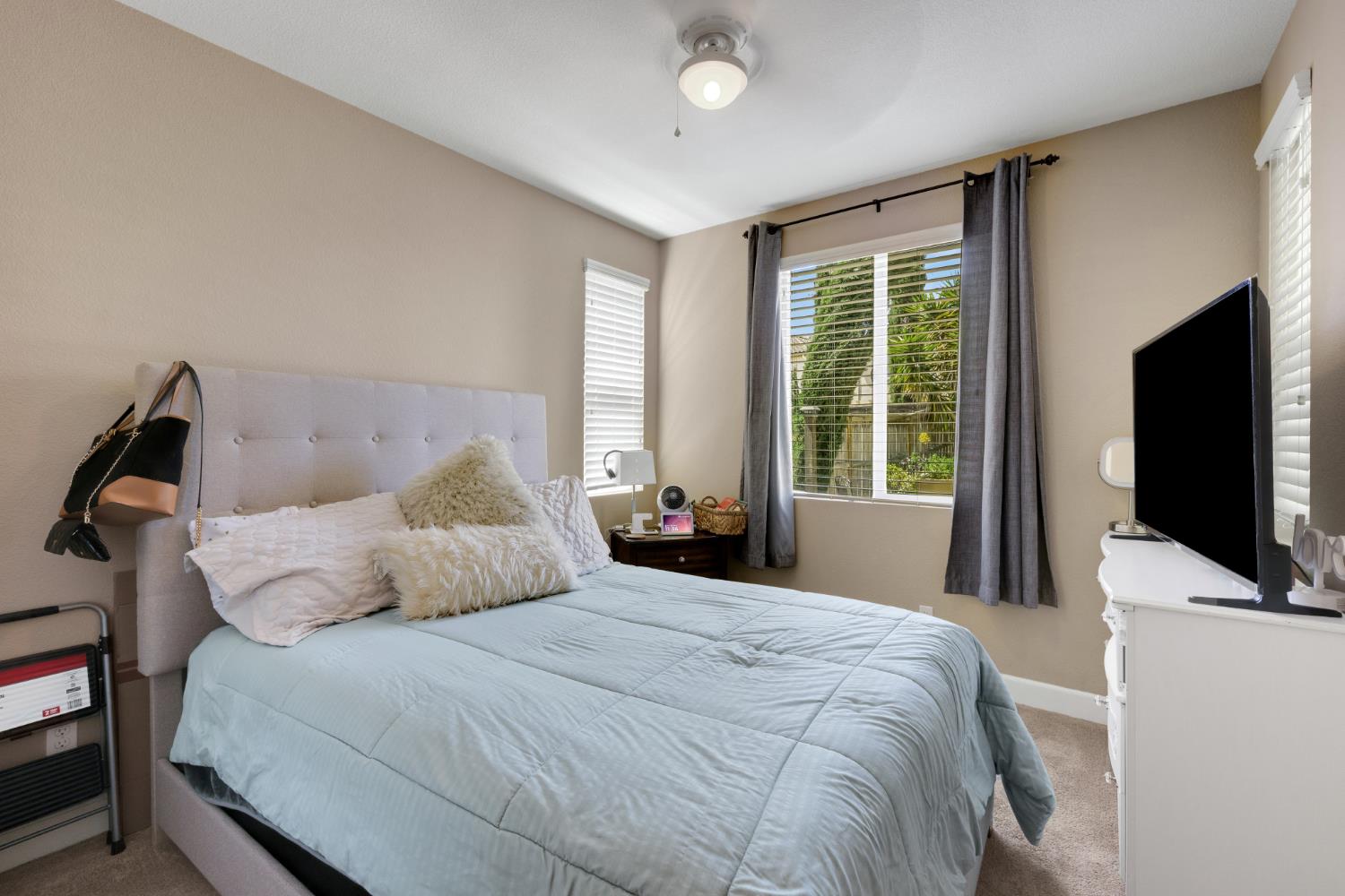 Detail Gallery Image 18 of 43 For 10424 Fossil Way, Elk Grove,  CA 95757 - 4 Beds | 3/1 Baths