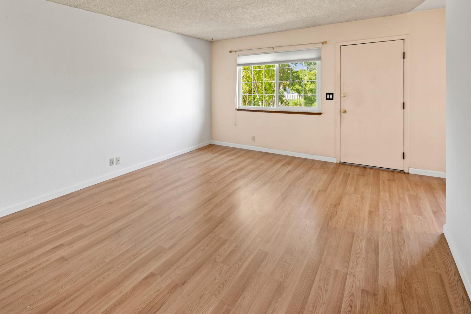 Detail Gallery Image 13 of 34 For 3170 Callecita St, Sacramento,  CA 95815 - 3 Beds | 2 Baths