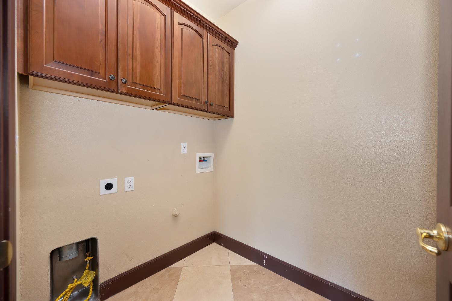 Detail Gallery Image 50 of 88 For 620 Castle Oaks Dr, Ione,  CA 95640 - 4 Beds | 2/1 Baths