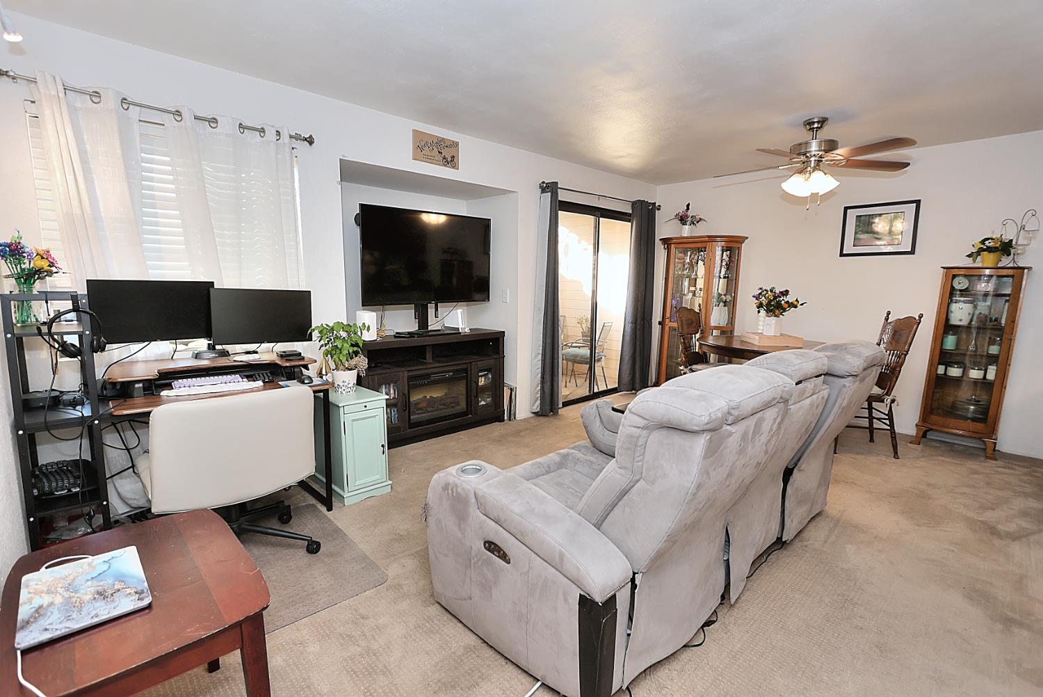 Detail Gallery Image 6 of 36 For 7437 Auburn Oaks Ct #E,  Citrus Heights,  CA 95621 - 2 Beds | 1 Baths