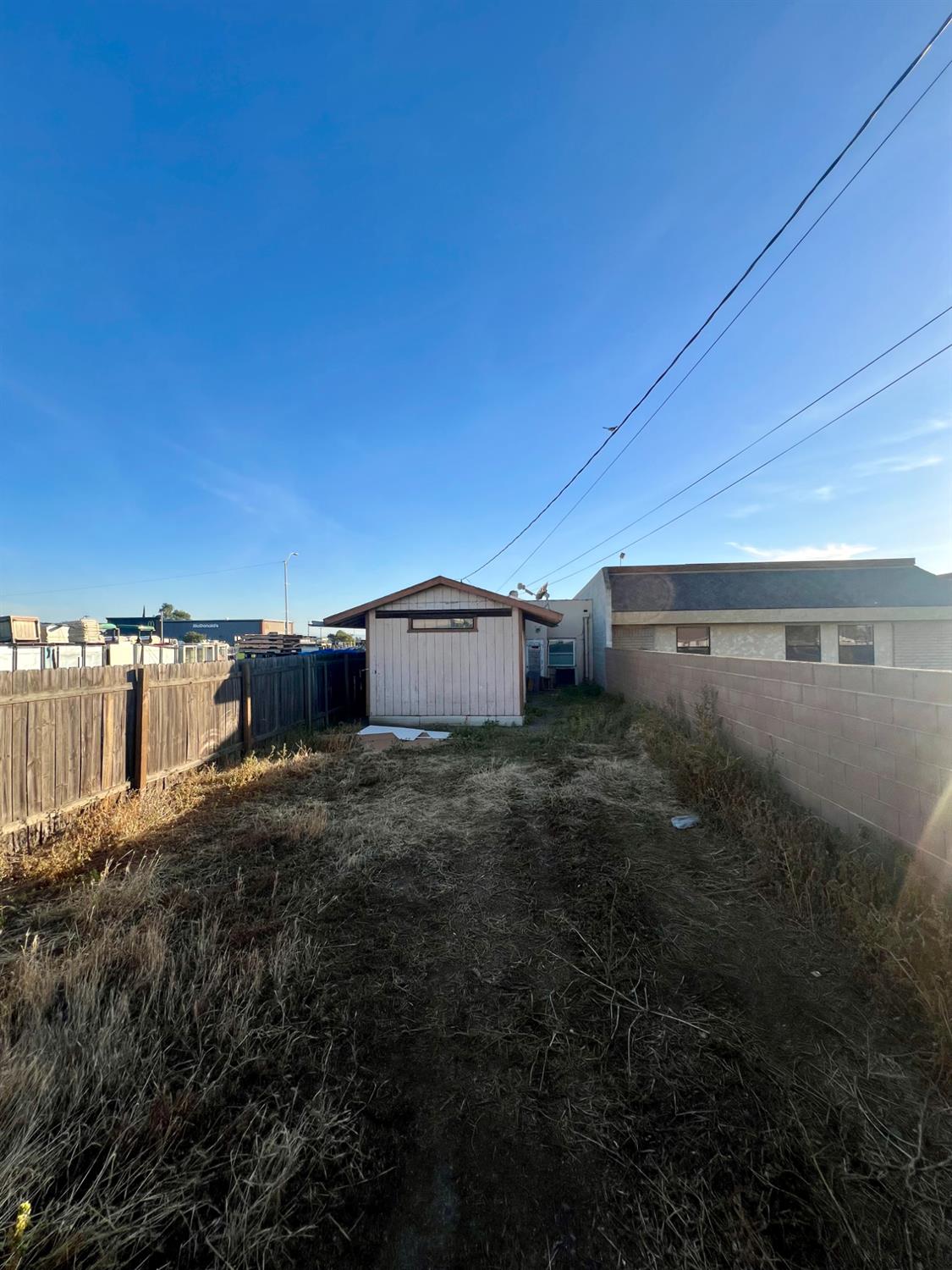 Detail Gallery Image 4 of 7 For 927 N St, Firebaugh,  CA 93622 - – Beds | – Baths