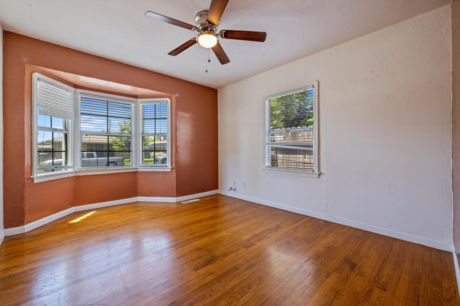 Detail Gallery Image 13 of 42 For 501 N Thor St, Turlock,  CA 95380 - 5 Beds | 2 Baths