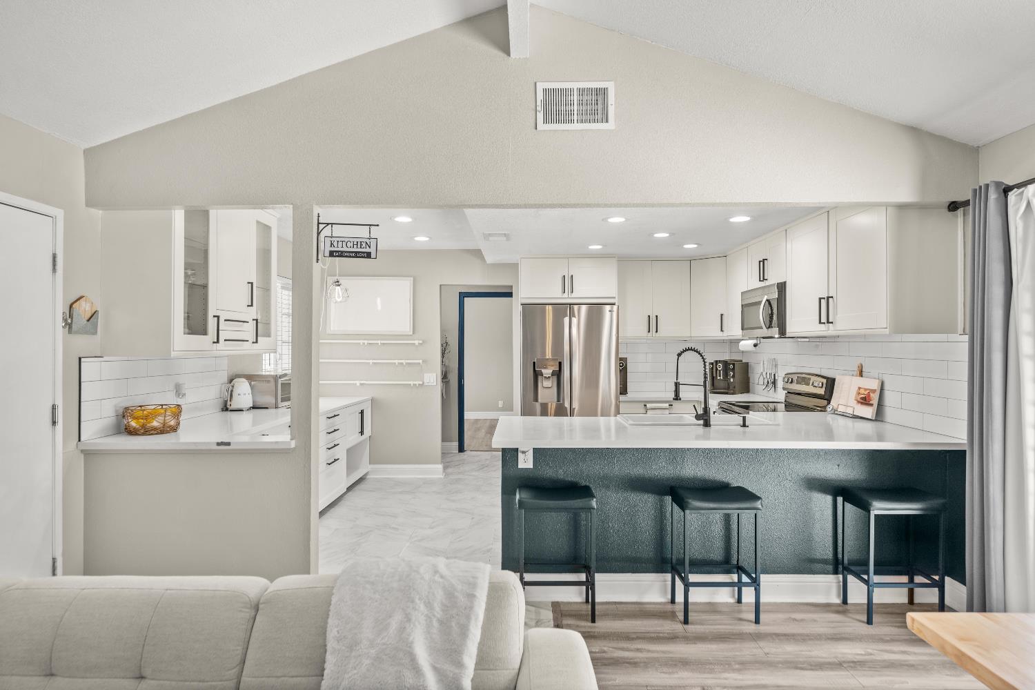 Detail Gallery Image 41 of 66 For 2915 Baronet Way, Sacramento,  CA 95833 - 4 Beds | 2 Baths