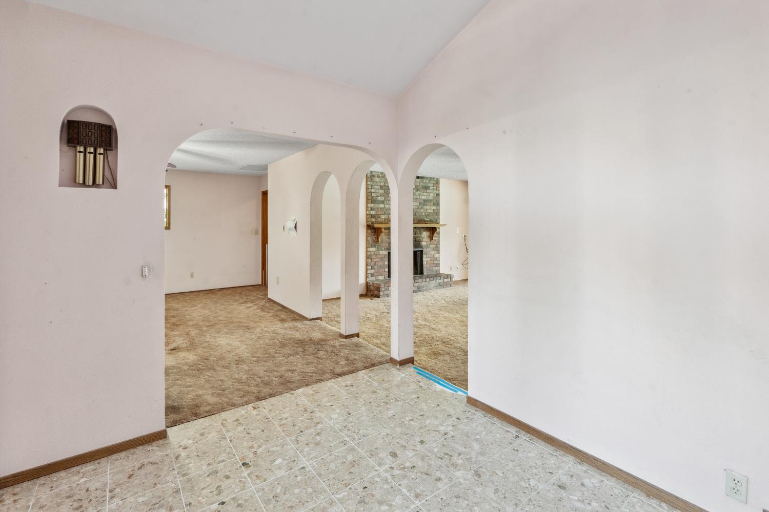 Detail Gallery Image 14 of 91 For 8518 Rolling Green Way, Fair Oaks,  CA 95628 - 4 Beds | 2/2 Baths