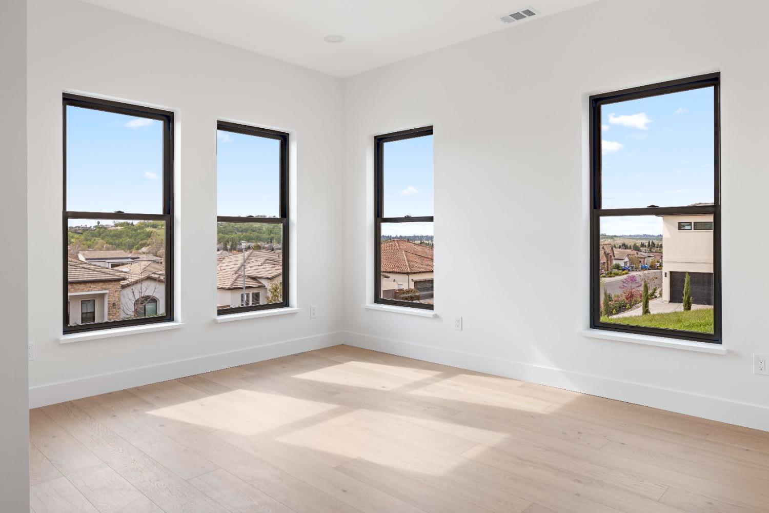 Detail Gallery Image 37 of 47 For 714 Sundahl Dr, Folsom,  CA 95630 - 5 Beds | 3/1 Baths