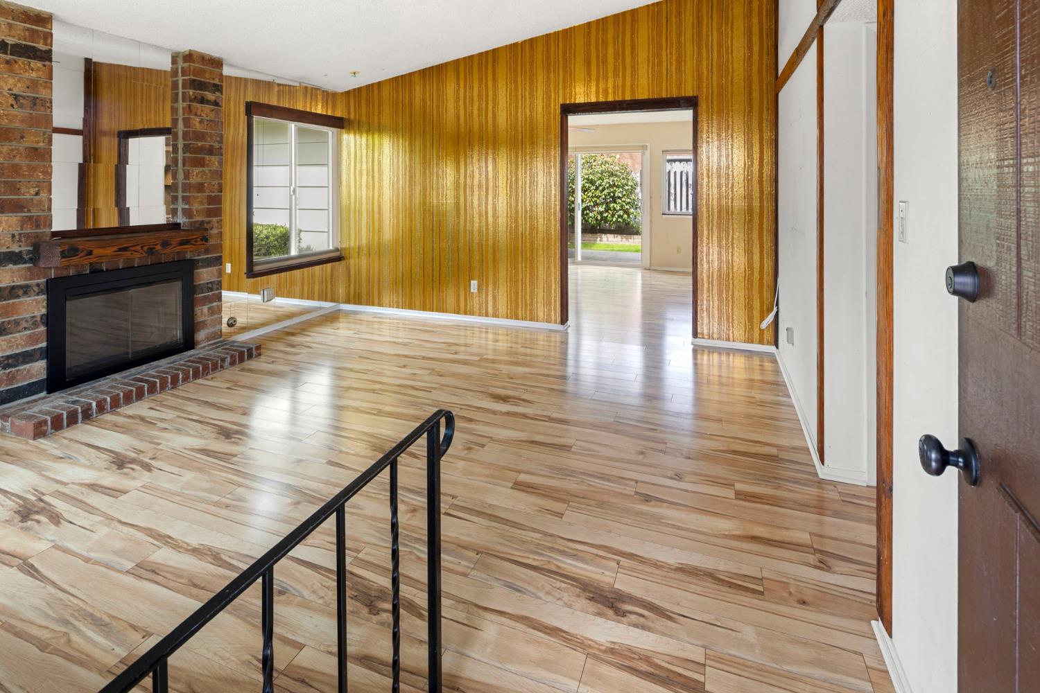 Detail Gallery Image 6 of 35 For 7044 Westchester Way, Citrus Heights,  CA 95621 - 4 Beds | 2 Baths
