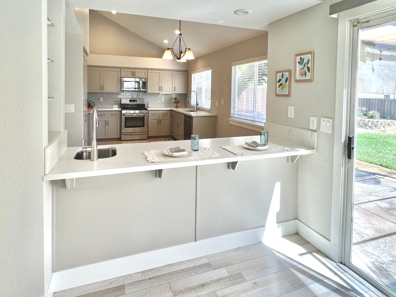 Detail Gallery Image 17 of 48 For 3842 Hunters Glen Pl, Antelope,  CA 95843 - 4 Beds | 3 Baths