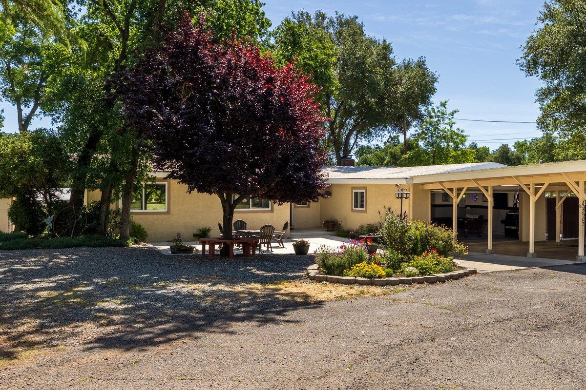 Detail Gallery Image 4 of 56 For 4325 Dias Ln, Loomis,  CA 95650 - 3 Beds | 2 Baths