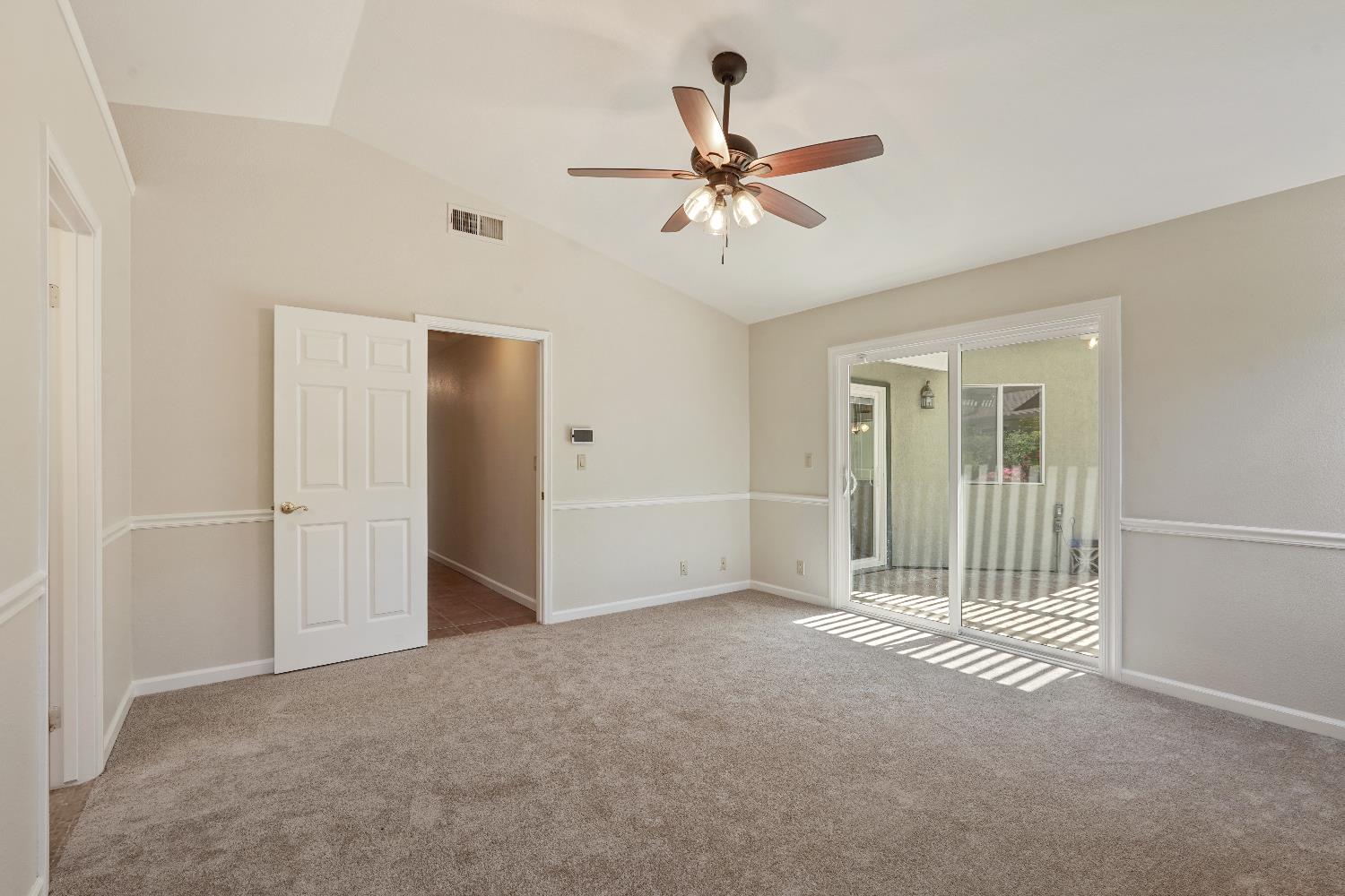 Detail Gallery Image 32 of 61 For 6001 Laguna Villa Way, Elk Grove,  CA 95758 - 3 Beds | 2 Baths