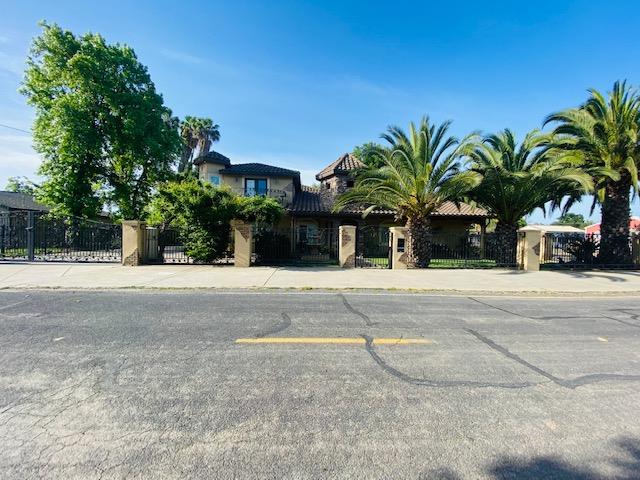 Detail Gallery Image 2 of 17 For 3522 E Barron Rd, Acampo,  CA 95220 - 5 Beds | 4 Baths