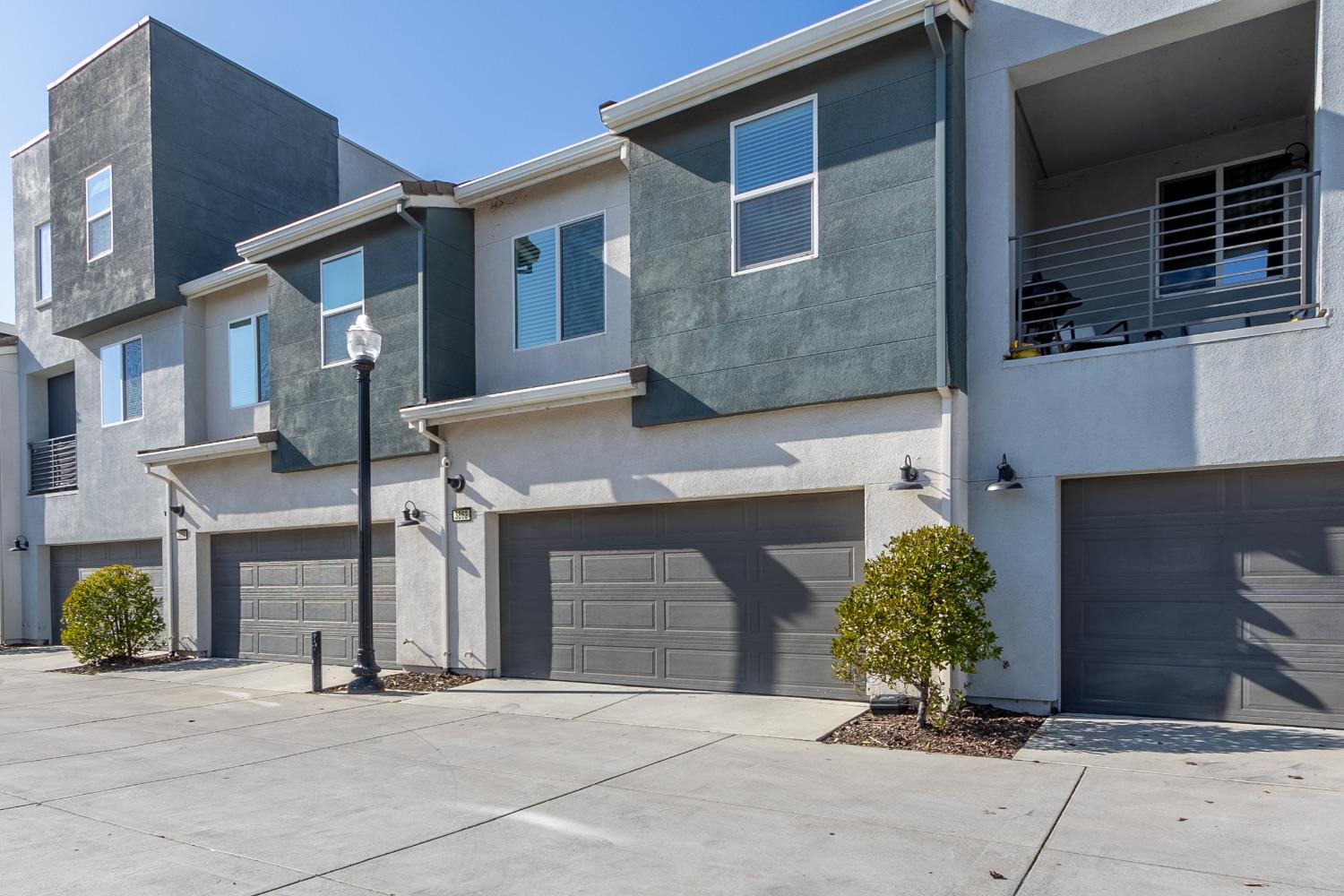 Detail Gallery Image 27 of 34 For 3862 Commerce Way, Sacramento,  CA 95834 - 3 Beds | 2/1 Baths