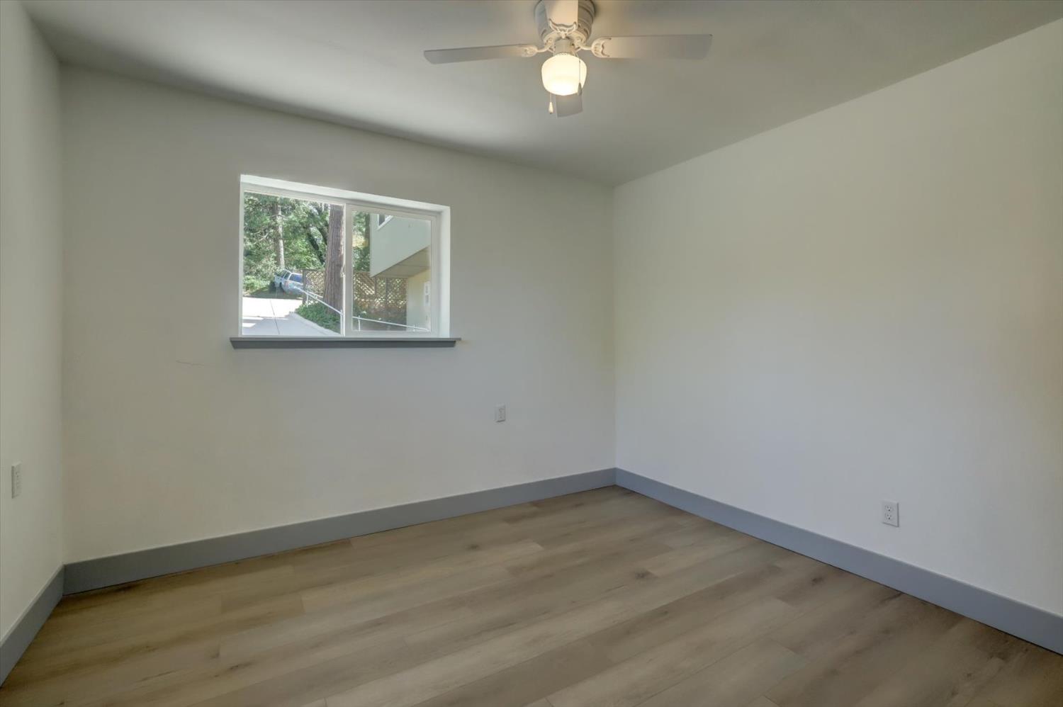 Detail Gallery Image 18 of 62 For 347 E Maryland Dr, Grass Valley,  CA 95945 - 2 Beds | 2 Baths