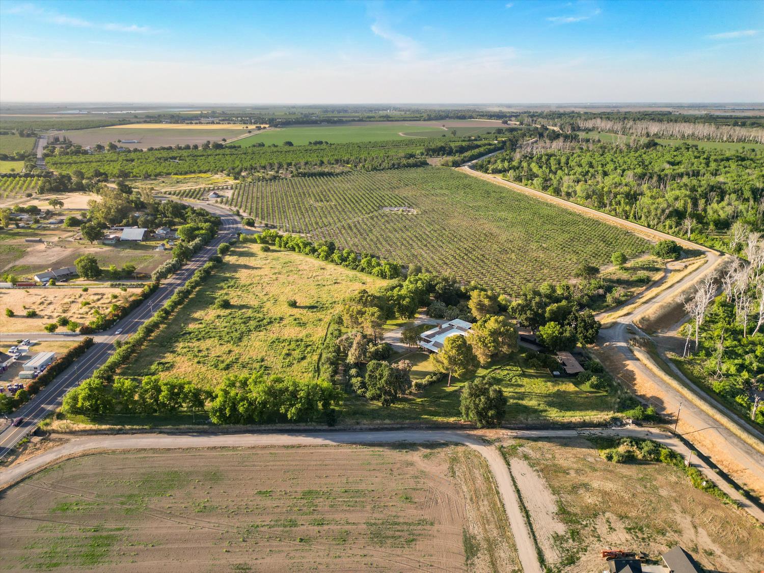 Detail Gallery Image 4 of 99 For 400 Roberts Rd, Colusa,  CA 95932 - 4 Beds | 3/1 Baths
