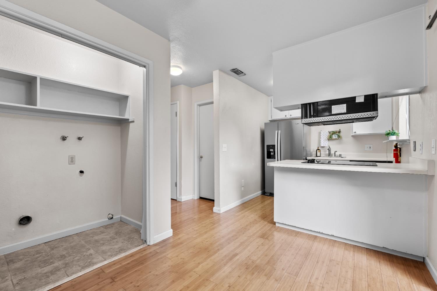 Detail Gallery Image 10 of 36 For 9145 Newhall Dr #57,  Sacramento,  CA 95826 - 2 Beds | 1/1 Baths