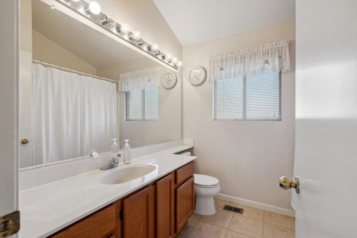 Detail Gallery Image 25 of 31 For 4625 Winter Oak Way, Antelope,  CA 95843 - 4 Beds | 2/1 Baths