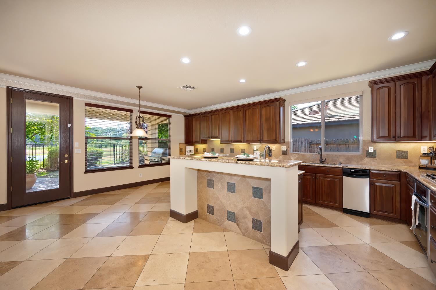 Detail Gallery Image 21 of 88 For 620 Castle Oaks Dr, Ione,  CA 95640 - 4 Beds | 2/1 Baths