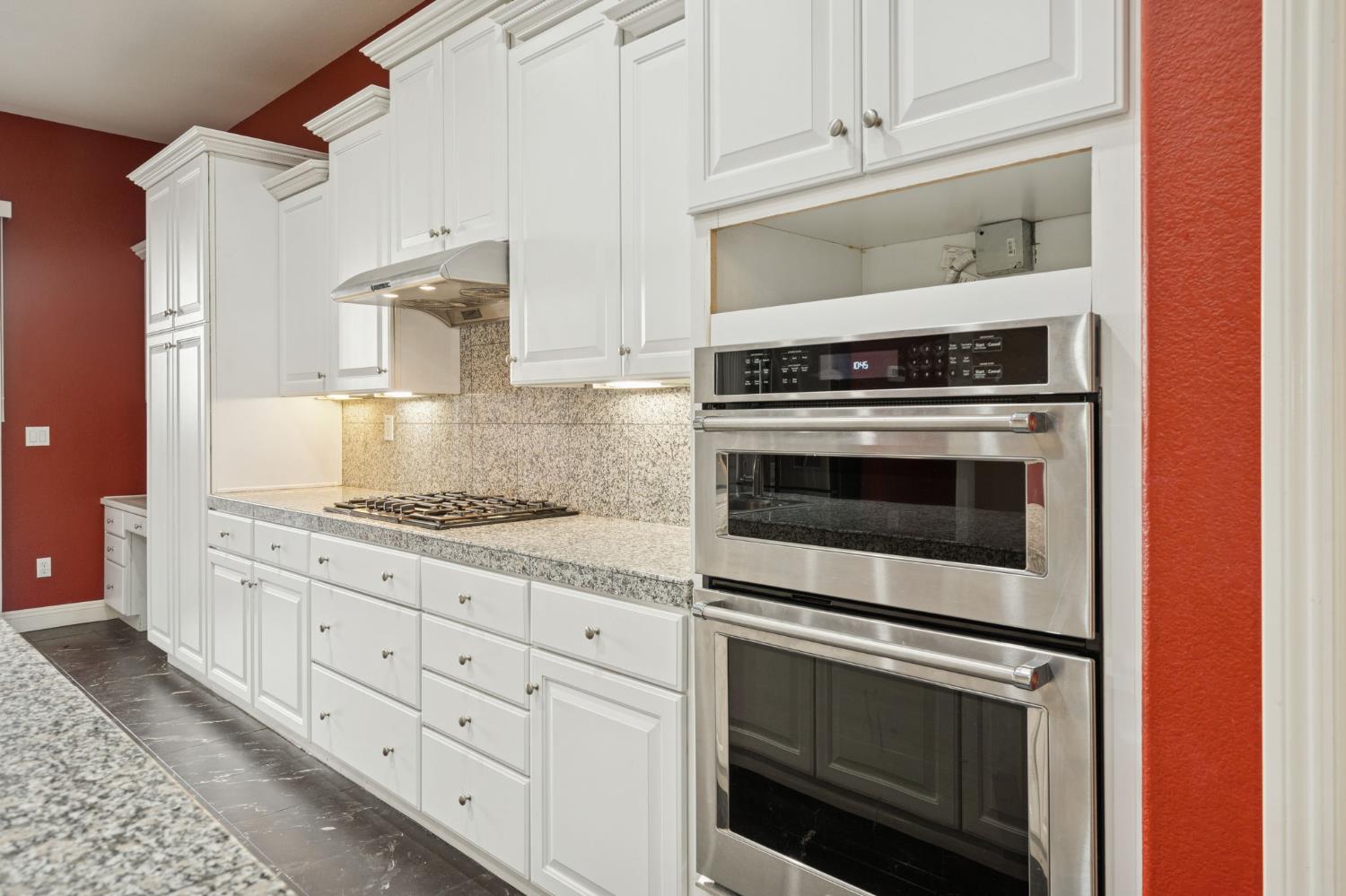 Detail Gallery Image 16 of 41 For 2832 Rockaway Ln, Sacramento,  CA 95835 - 2 Beds | 2 Baths
