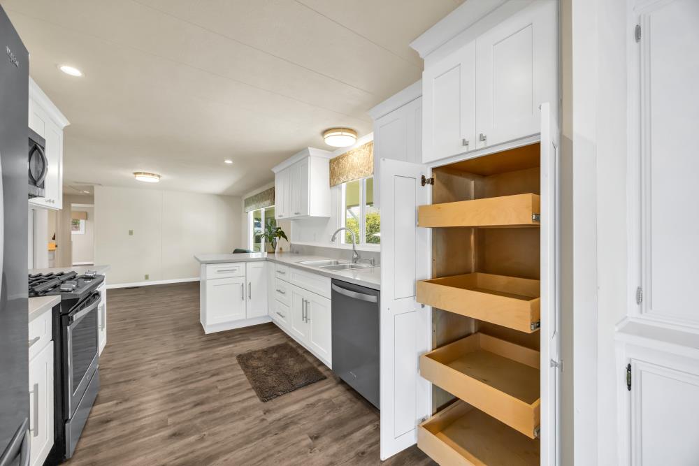 Detail Gallery Image 14 of 75 For 269 Leafwood Way, Folsom,  CA 95630 - 2 Beds | 2 Baths