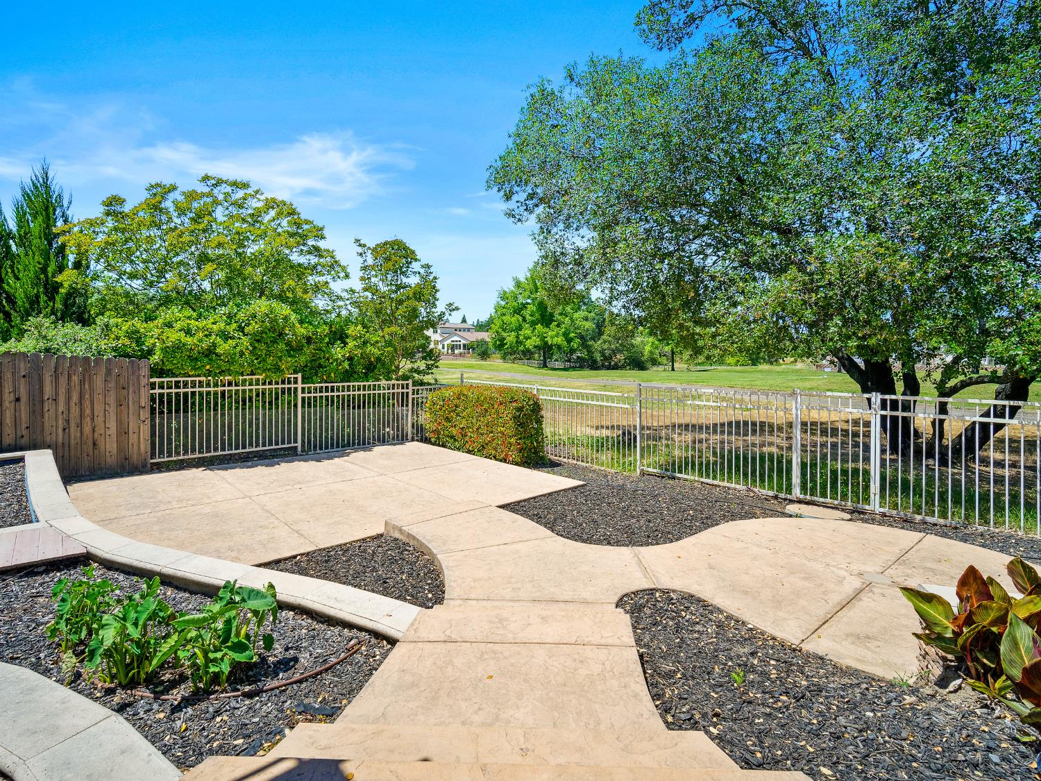 Detail Gallery Image 34 of 61 For 15325 Murieta South Pkwy, Rancho Murieta,  CA 95683 - 3 Beds | 2 Baths