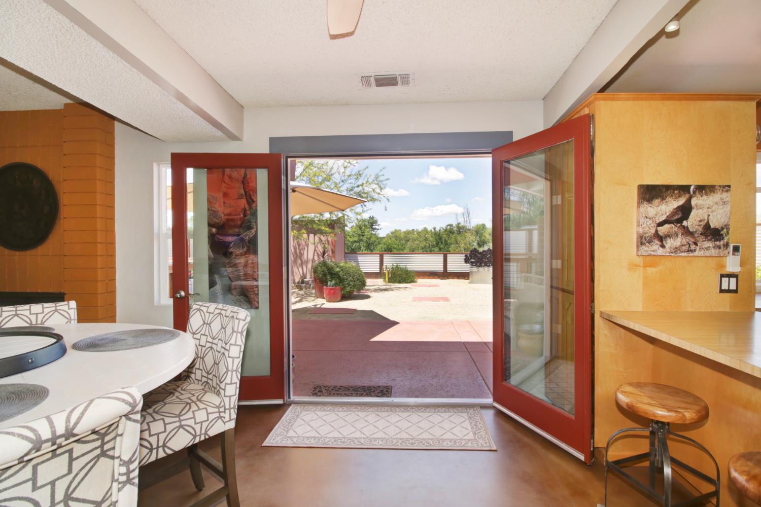 Detail Gallery Image 1 of 52 For 135 Luz Pl, Davis,  CA 95616 - 2 Beds | 2 Baths