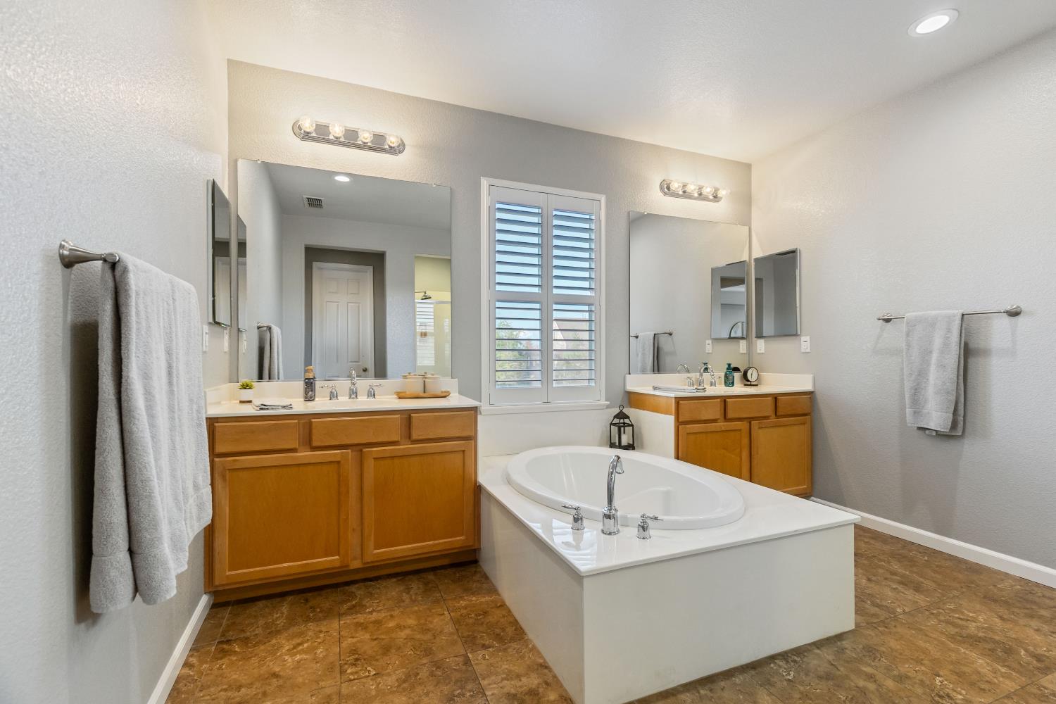 Detail Gallery Image 24 of 36 For 947 Campfire Cir, Rocklin,  CA 95765 - 3 Beds | 2/1 Baths