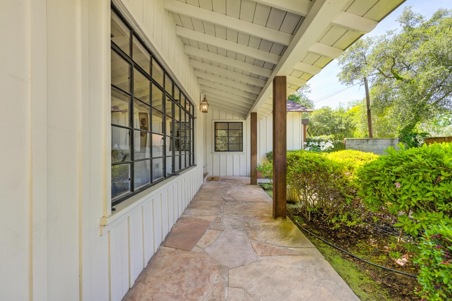 Detail Gallery Image 10 of 64 For 5428 Fair Oaks Blvd, Carmichael,  CA 95608 - 4 Beds | 2 Baths