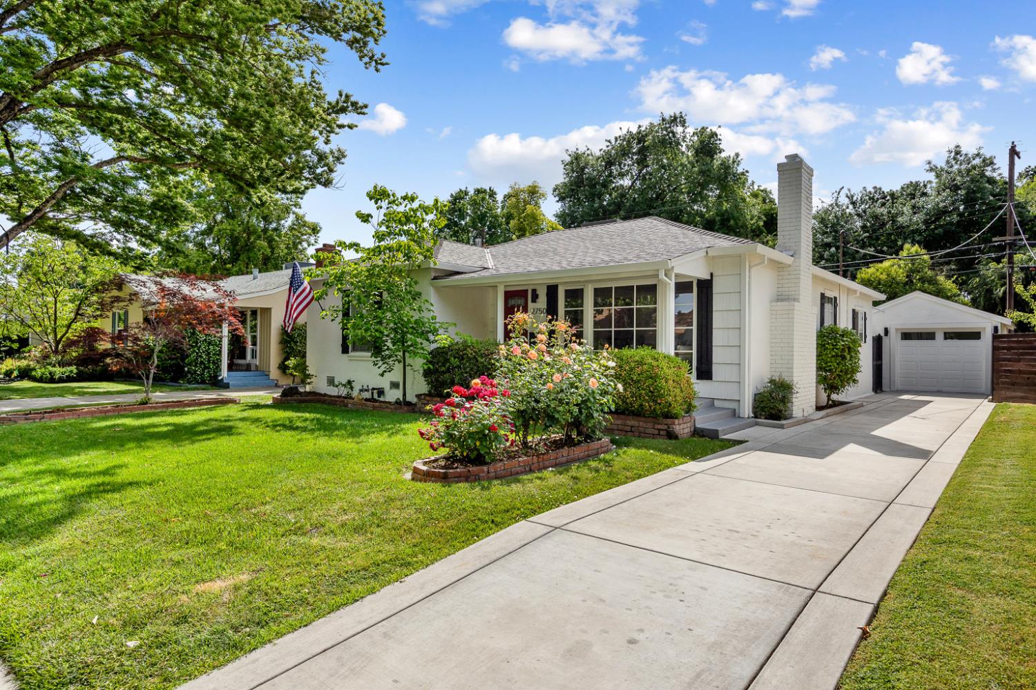 Detail Gallery Image 2 of 49 For 2750 San Luis Ct, Sacramento,  CA 95818 - 3 Beds | 2 Baths