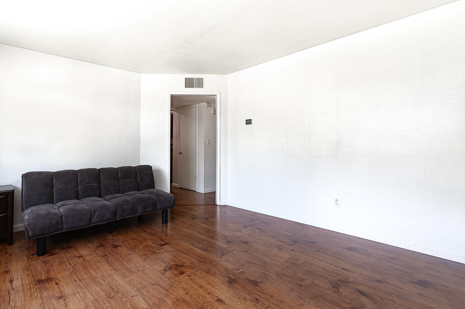 Detail Gallery Image 5 of 25 For 1705 Chapala Way, Modesto,  CA 95355 - 3 Beds | 2 Baths