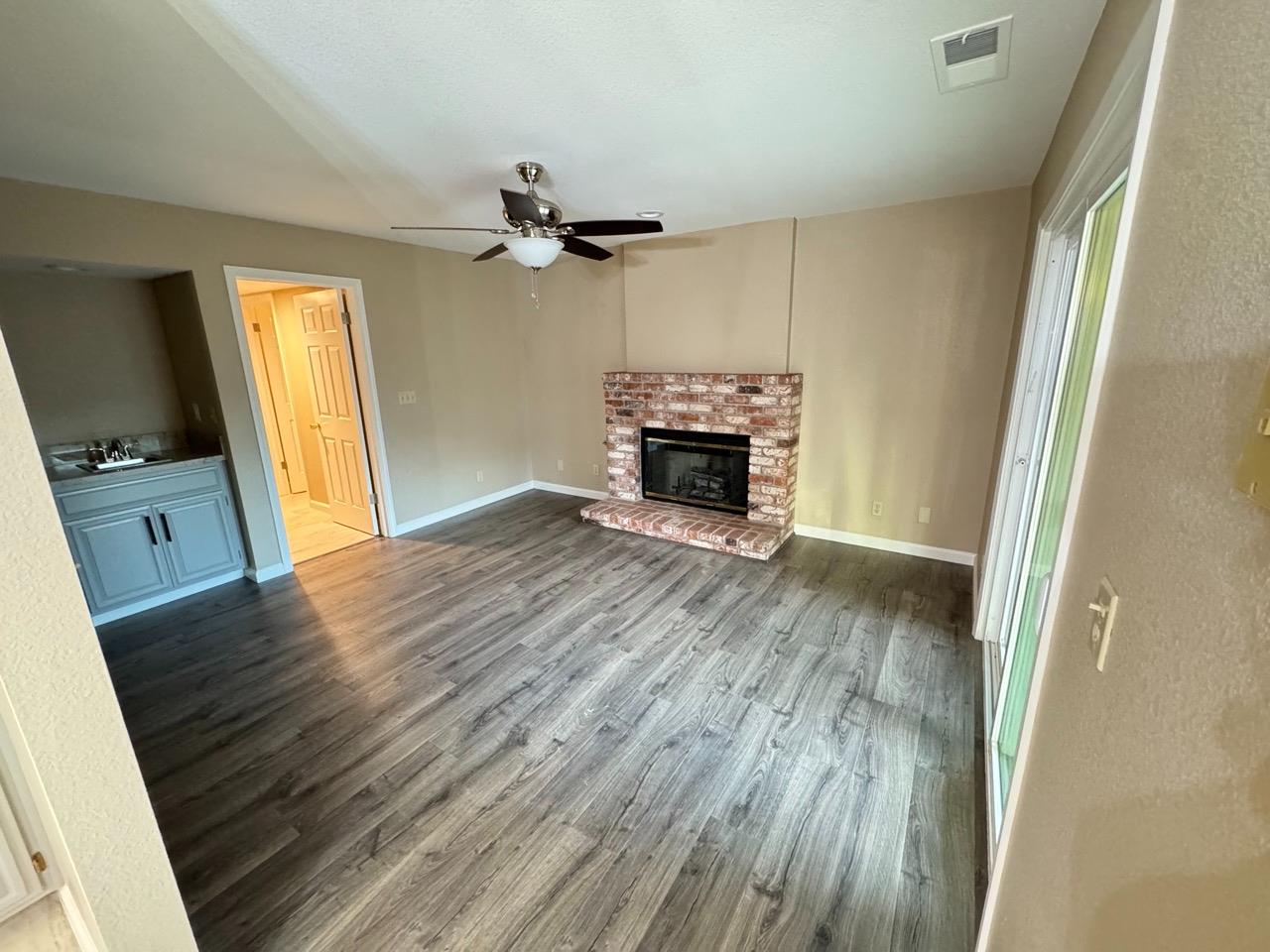 Detail Gallery Image 12 of 38 For 2232 Ne Manitoba Ct, Modesto,  CA 95356 - 3 Beds | 2/1 Baths