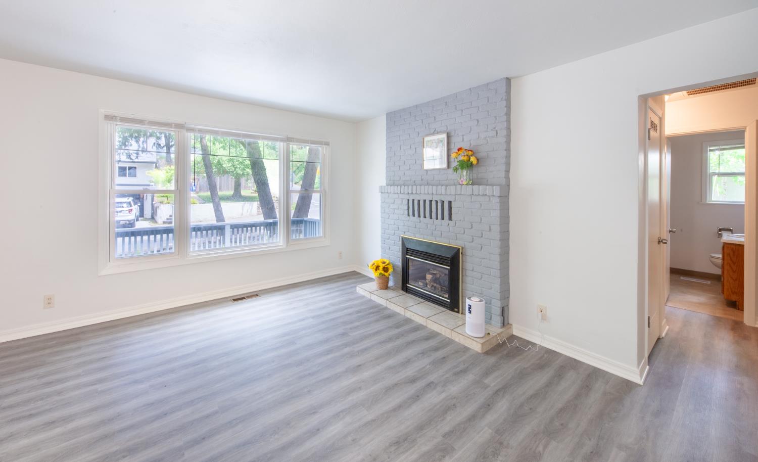 Detail Gallery Image 4 of 26 For 3094 Wiltse Rd, Placerville,  CA 95667 - 3 Beds | 1 Baths
