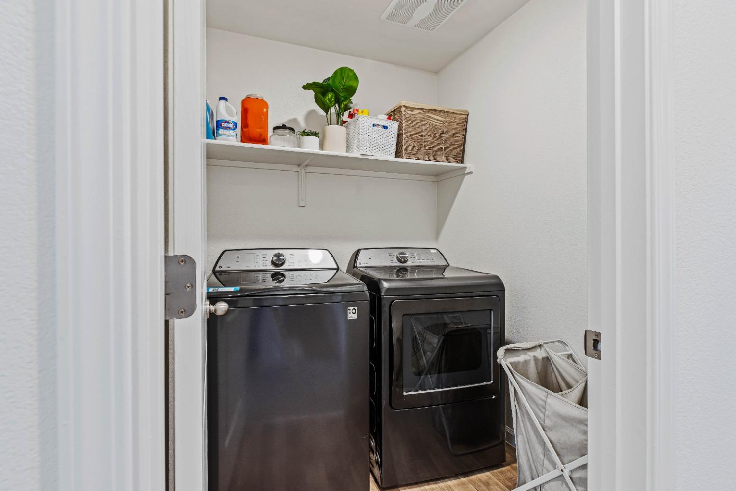 Detail Gallery Image 27 of 50 For 450 Rainbow Falls Ln, Manteca,  CA 95337 - 3 Beds | 2/1 Baths
