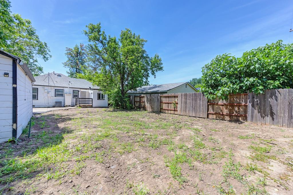Detail Gallery Image 28 of 28 For 1167 Sonoma Ave, Sacramento,  CA 95815 - 2 Beds | 1 Baths